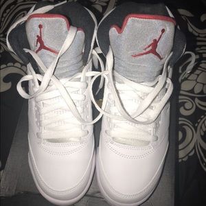 Retro Jordan Cement 5 Grade school Sz 7